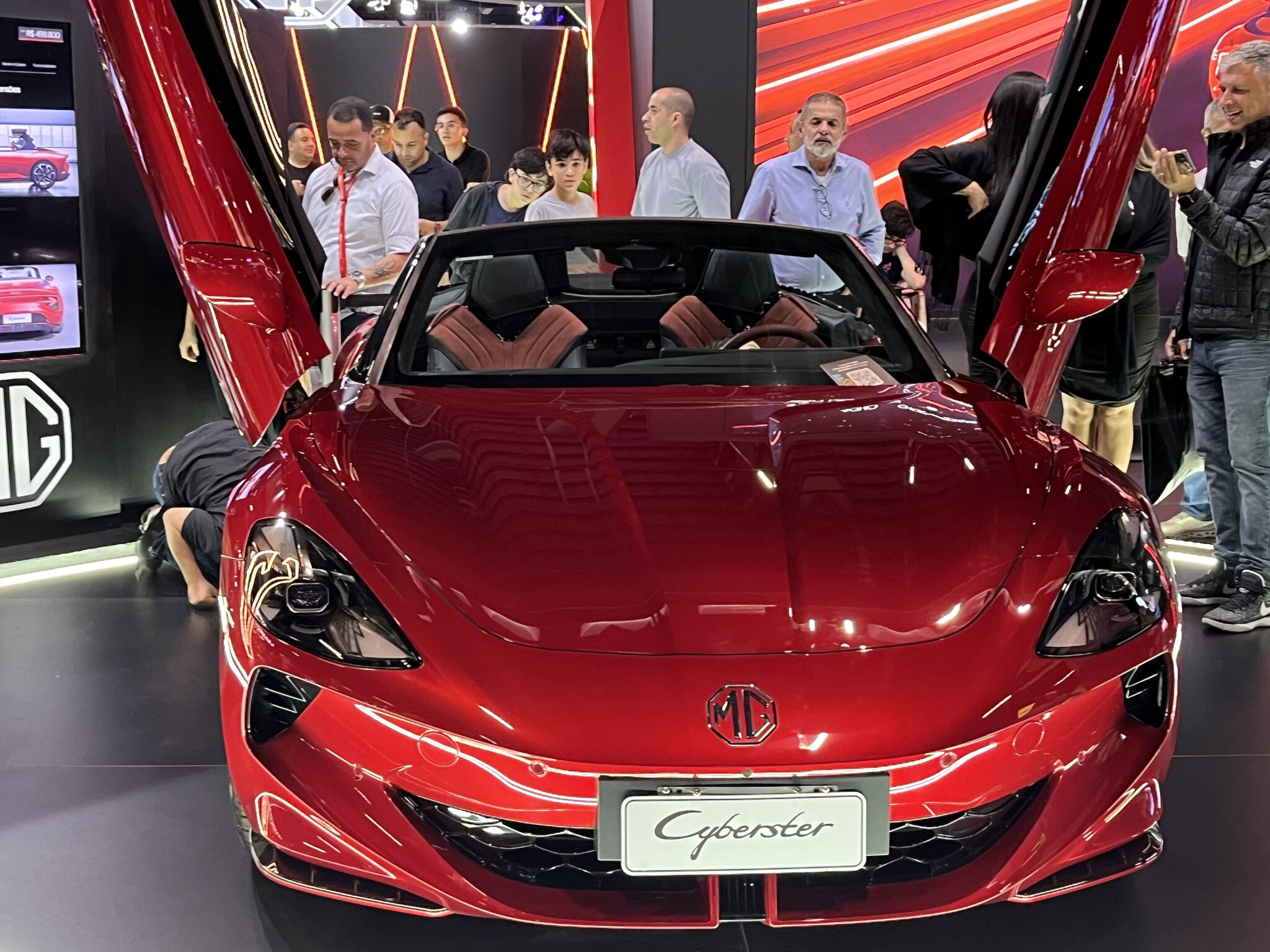 e-hoje-foi-dia-de-visitar-o-salao-do-automovel